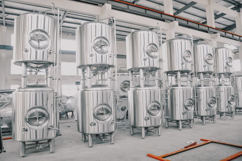 WEMAC Double-stacked serving beer fermentation jecket tanks made of stainless steel sell well in Australia